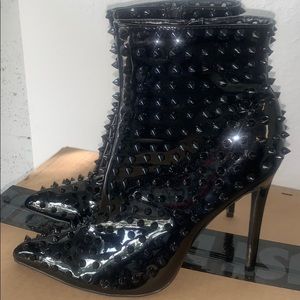 Liliana Spiked heels